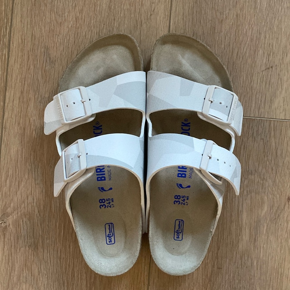 NEVER USED BIRKENSTOCKS